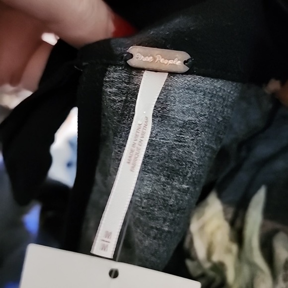 FREE PEOPLE Boho Chic Long Sleeve Black Floral MIni Dress‎ Size Medium NWT - Picture 9 of 11